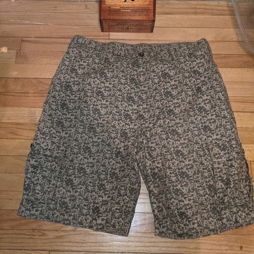 Menswear - Picture 2 of 5